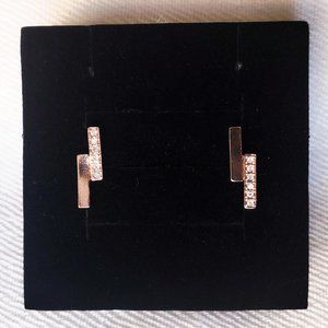 ✿3for$10✿ Contemporary Rose Gold Crystal Bar Studs